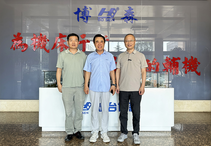 1760492564677793.jpg 合影留念.jpg